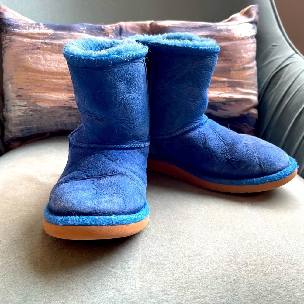 Uggs boots girls size 3